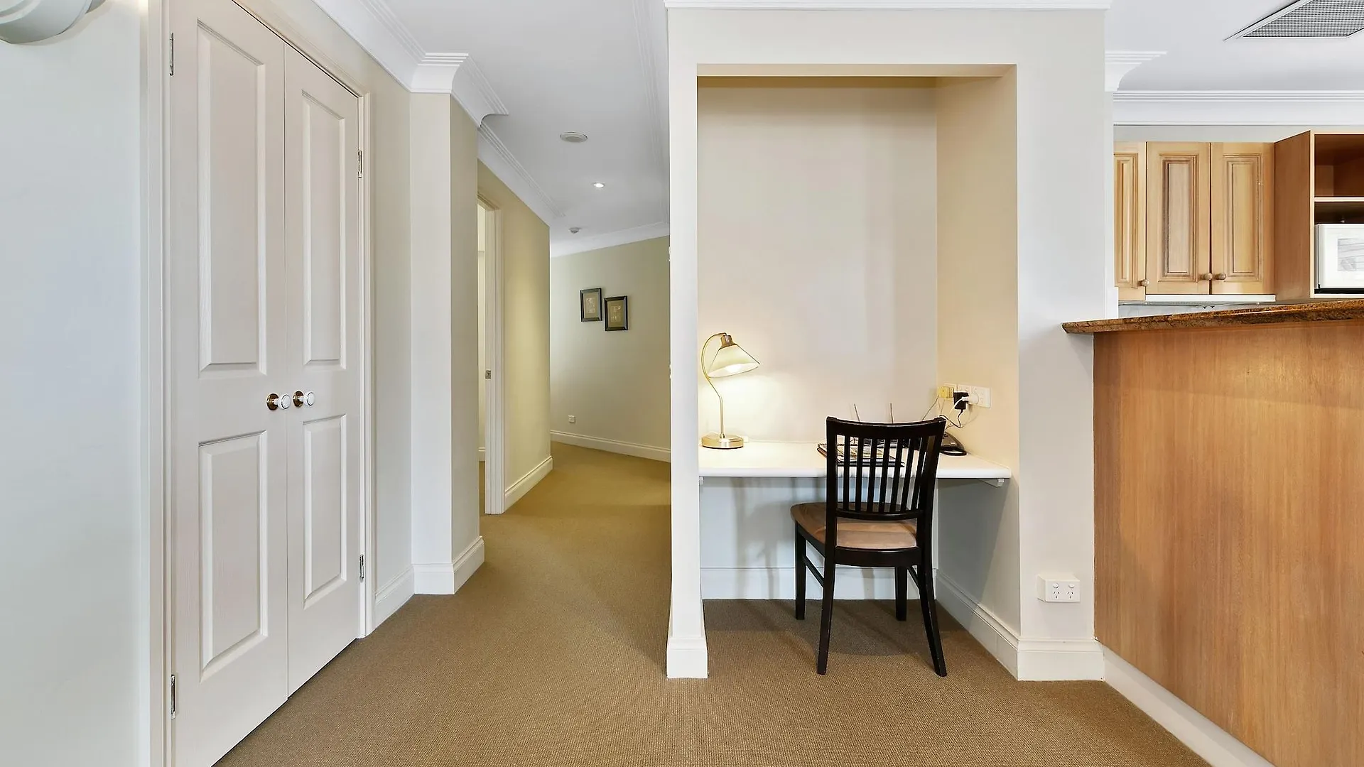 Manor Apartment Hotel Brisbane 4*,  Australia